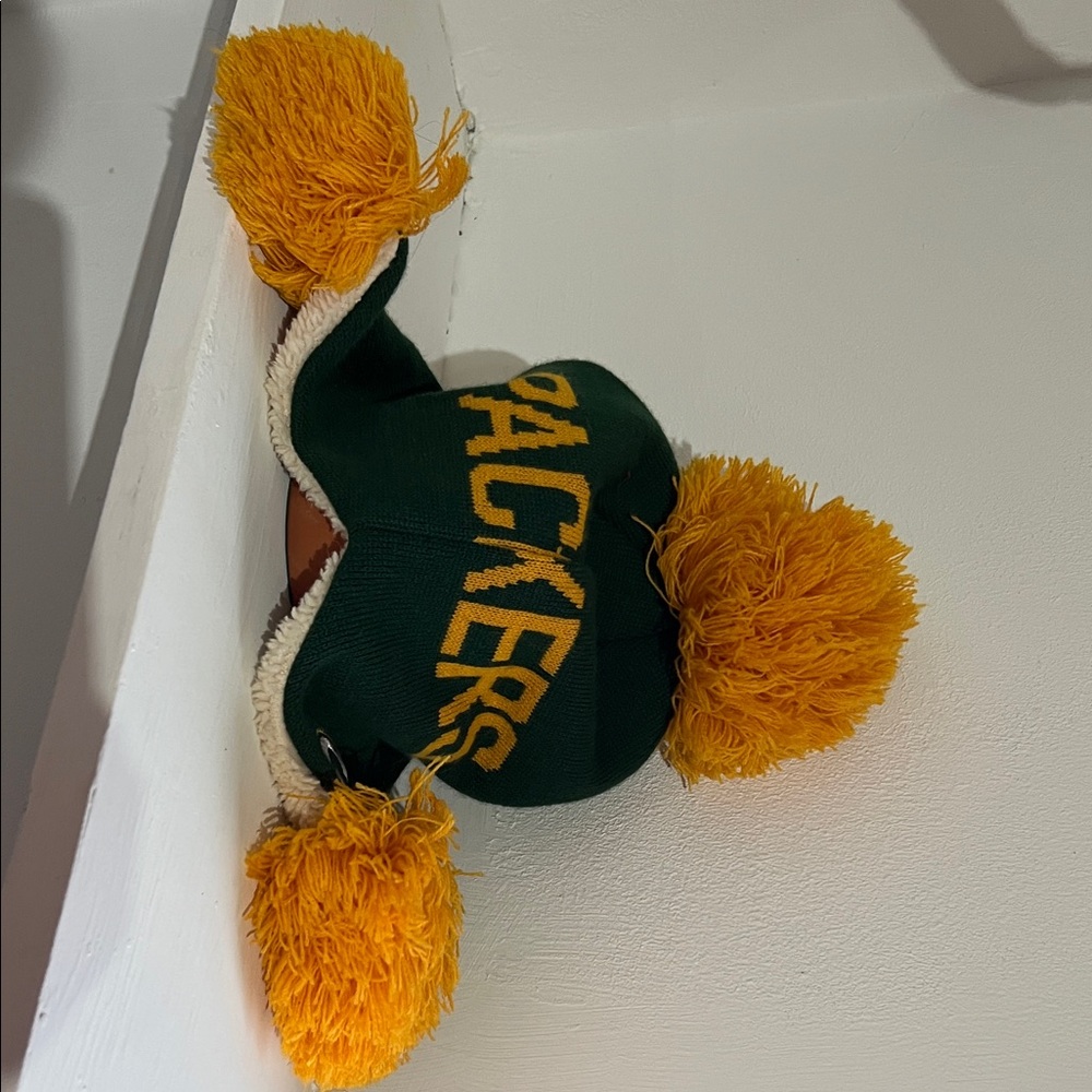 NFL Packers Women’s Green and Yellow Pom-Pom Hat